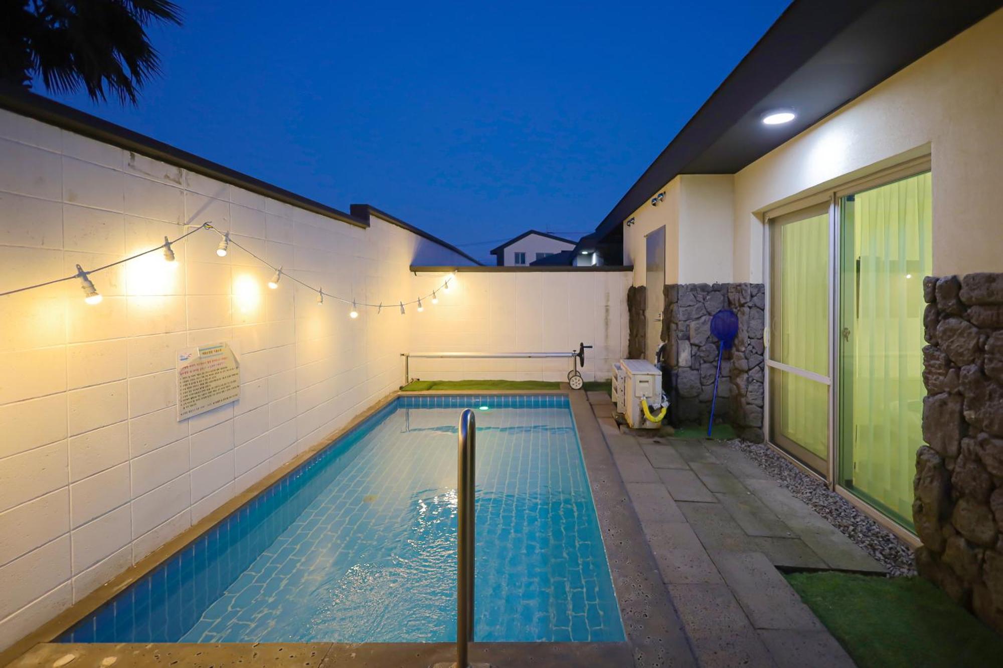 Pool And Villa Sorang Jeju Exterior foto